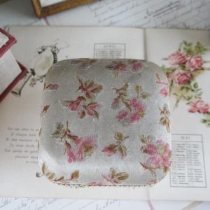 boite-de-friandise-tissu-fleuri_2750_2