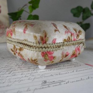 boite-de-friandise-tissu-fleuri_2750_5