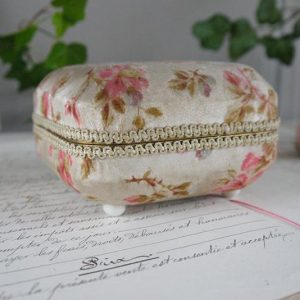 boite-de-friandise-tissu-fleuri_2750_6