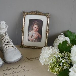 cadre-fillette-et-colombe_2195_2