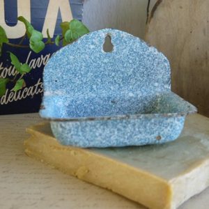 porte-savon-emaille-bleu_3206_3-1024x768