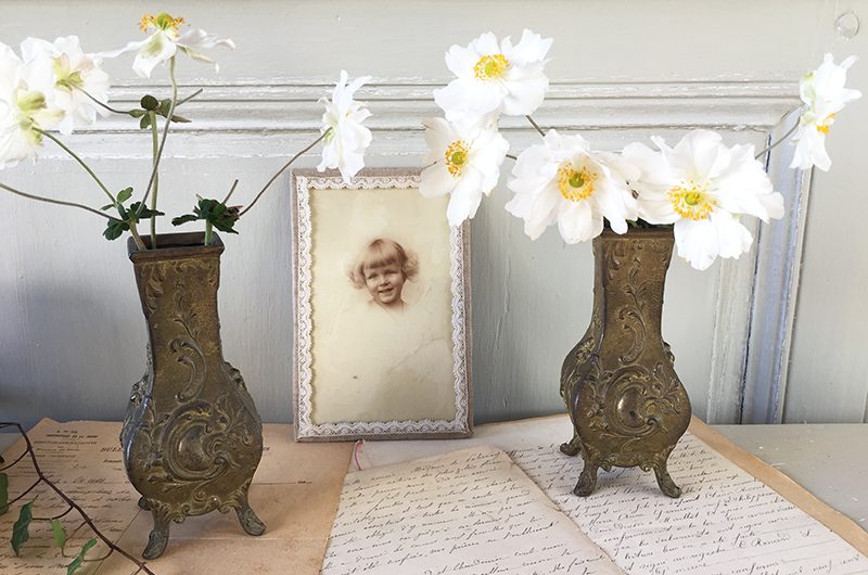 Petits vases en régule