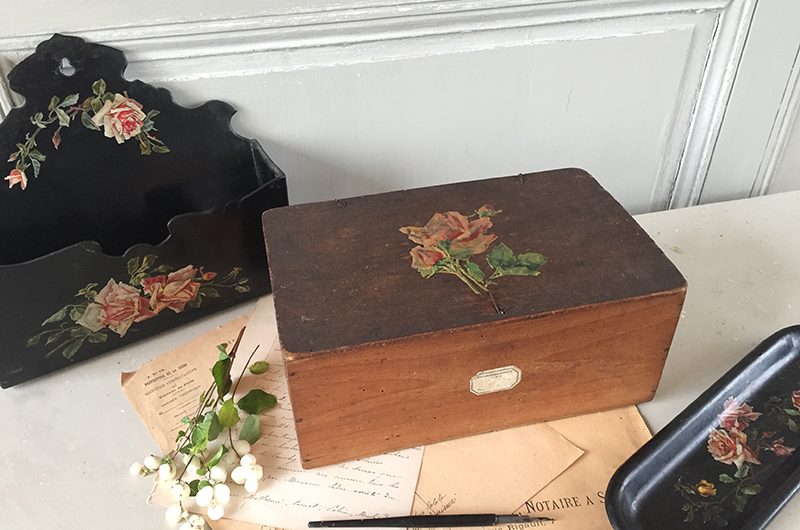 Boite en bois et découpis