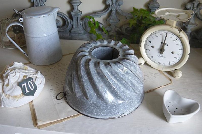 Moule émaillé gris