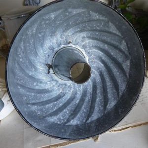 moule-emaille-gris_3270_3-1024x768-1-1024x768