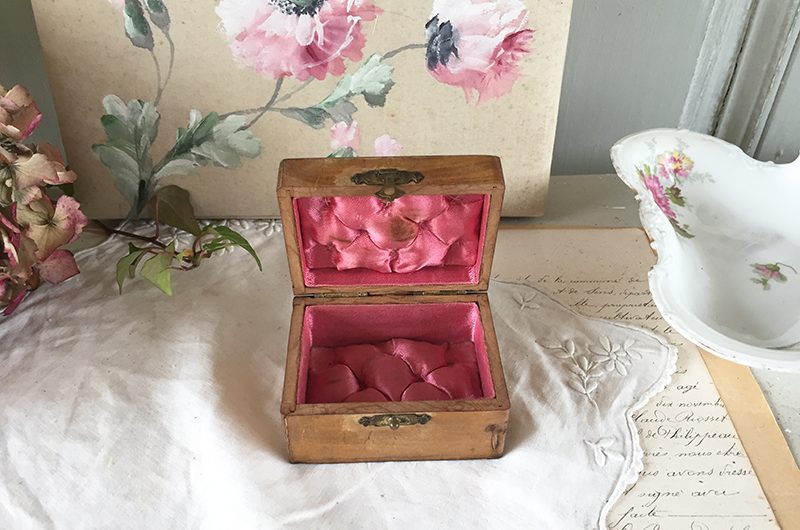 Petite boite capitonnée