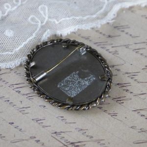 broche-panier-de-muguet_2935_4-1024x768-1-1024x768-1-1024x768