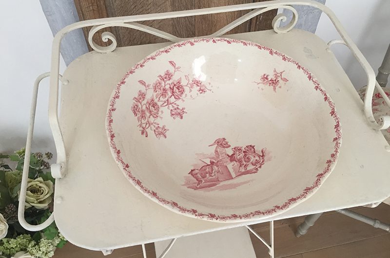 Table de toilette décor chats