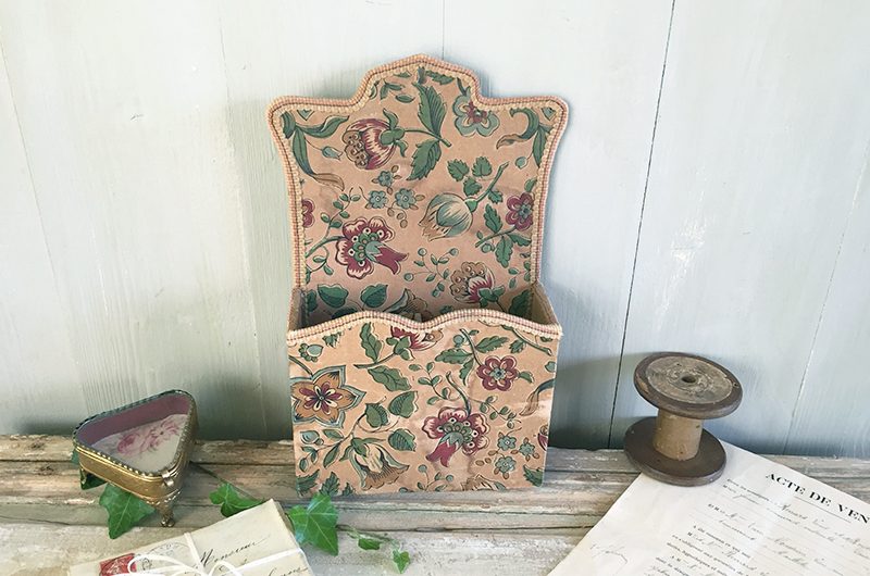 Porte brosse tissu fleuri