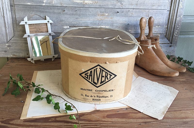 Carton à chapeau  » Salvert « 