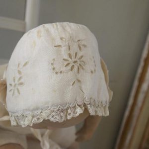 bonnet-brode-pour-bebe_3425_4-1024x768-1-1024x768