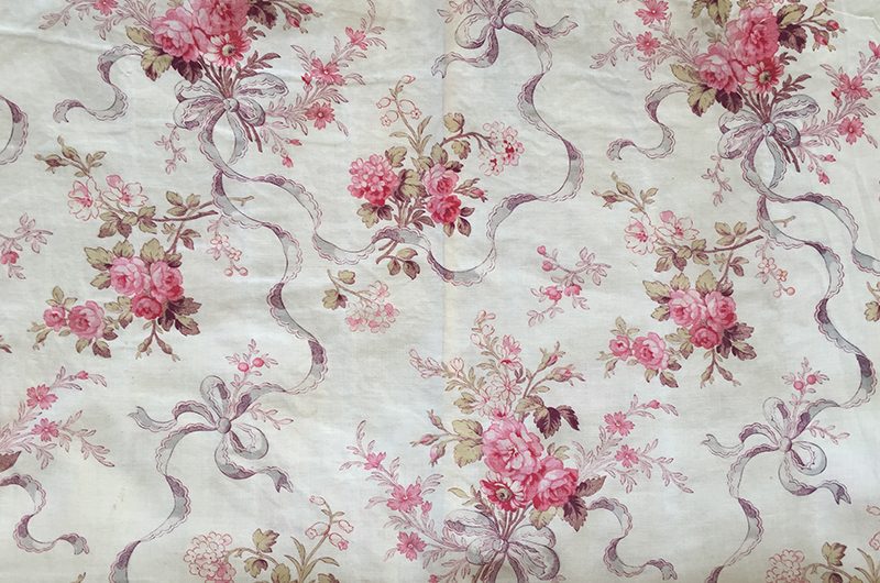 Tissu roses et rubans