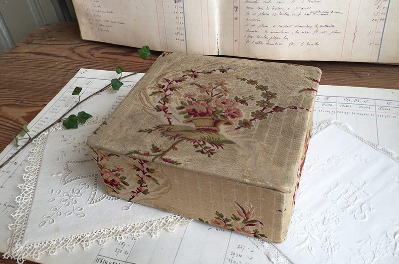 Boite tissu panier fleuri