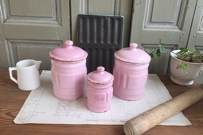 Pots émaillés roses