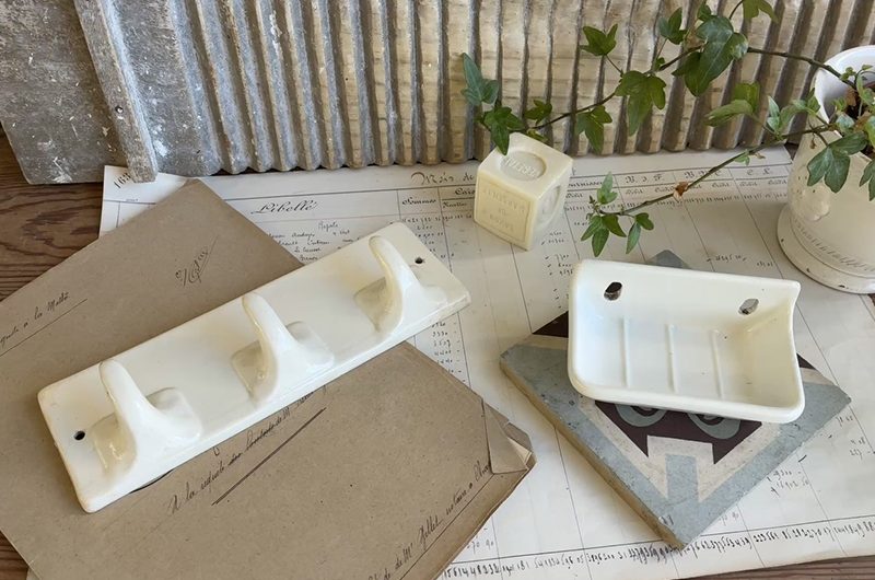 Patère et porte savon