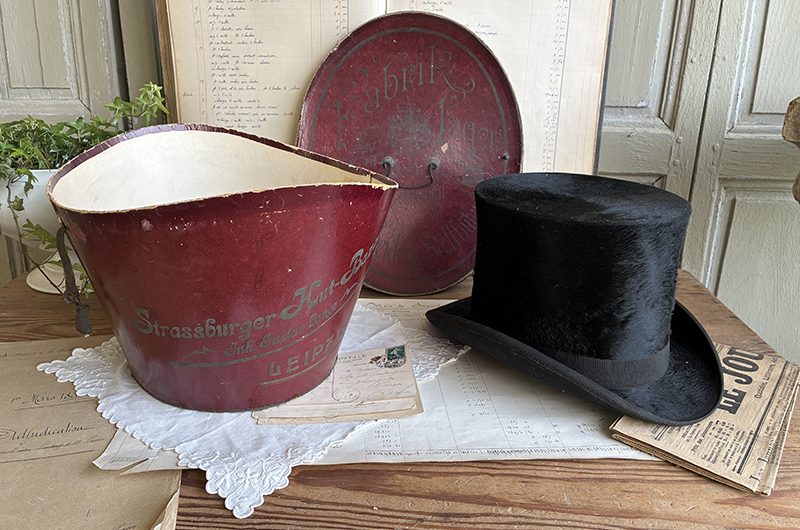 Boite et chapeau