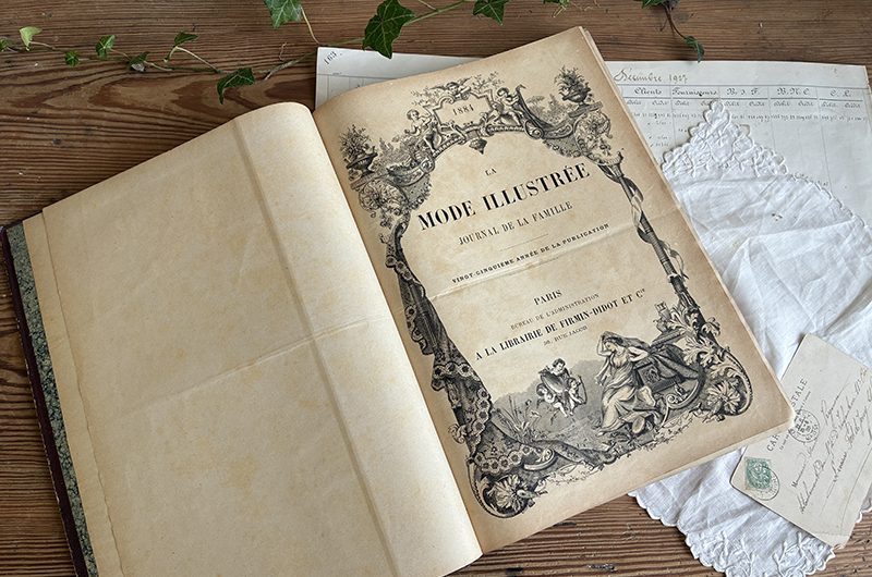 Livre  » La mode illustrée « 