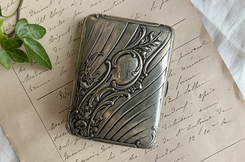 Boite monogrammée