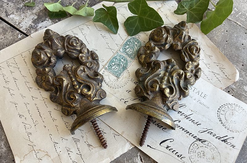 Embouts de tringles à rideaux