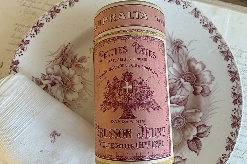 Boite  » Petites pâtes « 